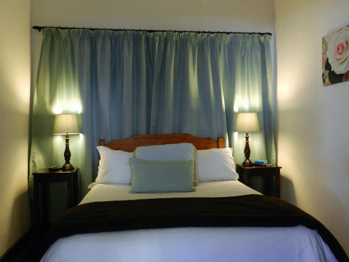 President Paul Kruger Guest Lodge Rustenburg Extérieur photo