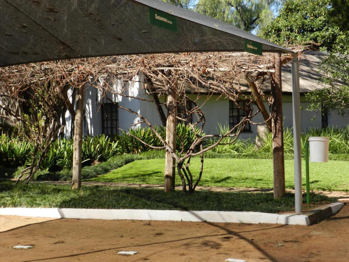 President Paul Kruger Guest Lodge Rustenburg Extérieur photo